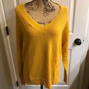 ✌️MELROSE AND MARKET Distressed Sweater